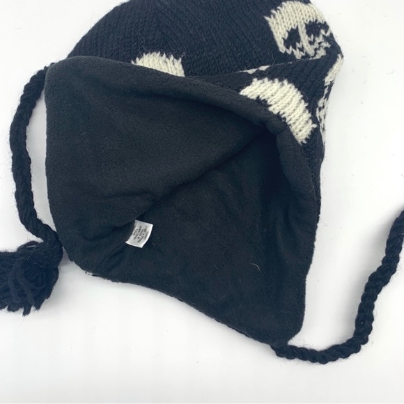 Skull Wool Beanie - Picture 6 of 10